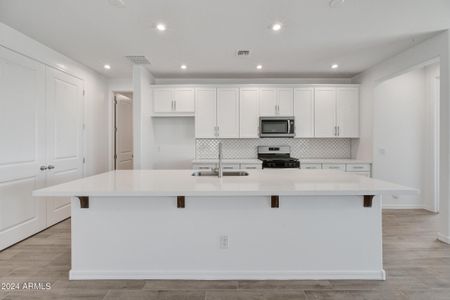 New construction Single-Family house 37550 W San Clemente Street, Maricopa, AZ 85138 Shiloh- photo 7 7