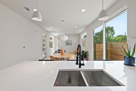 New construction Single-Family house 1227 Delano St, Unit 1, Austin, TX 78721 - photo 6 6