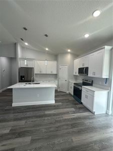New construction Single-Family house 39 S Lake Fox Road, Winter Haven, FL 33884 - photo 7 7