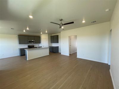 New construction Single-Family house 128 Lazy Lizzy Rd, Jarrell, TX 76537 - photo 11 11