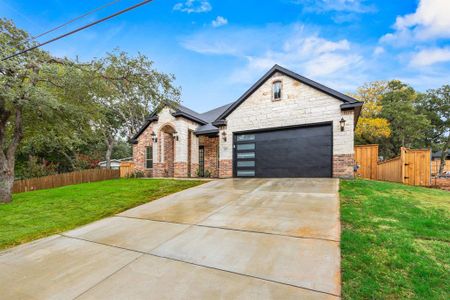 New construction Single-Family house 709 Ross Trail, Arlington, TX 76012 - photo 0 0