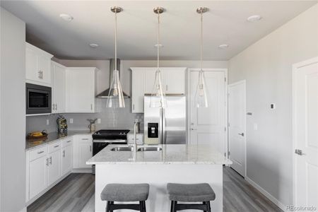 New construction Townhouse house 76 N Vandriver Place, Aurora, CO 80018 - photo 4 4
