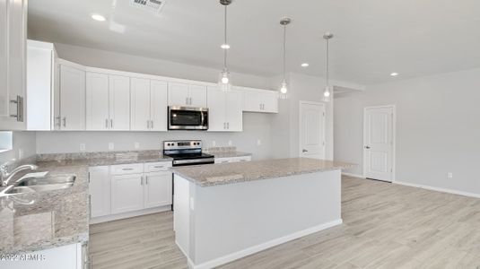 Photos of a completed home/Kitchen