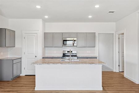 New construction Single-Family house 1747 Gleasondale Place, Forney, TX 75126 Landmark Series - Paramount- photo 19 19