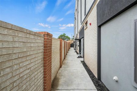 New construction Townhouse house 521 Melba Street, Unit 102, Dallas, TX 75208 - photo 2 2