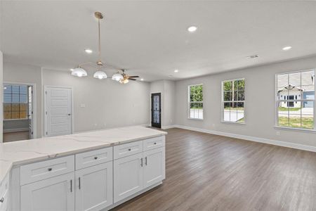 New construction Single-Family house 5710 Barkridge Drive, Granbury, TX 76048 - photo 11 11