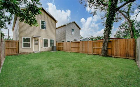 New construction Single-Family house 8811 Prairie View Drive, Unit B, Houston, TX 77088 - photo 23 23