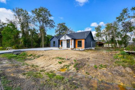 Nestled in a peaceful spot, this charming home offers a perfect blend of modern style and the beautiful nature that surrounds it. You’ll feel right at home in this inviting oasis!