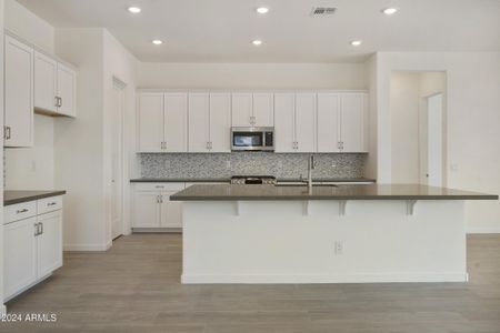 New construction Single-Family house 15656 W Mercer Lane, Surprise, AZ 85379 - photo 7 7