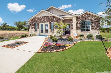 New construction Single-Family house 13530 Furyk Drive, San Antonio, TX 78221 Thayer- photo 1 1