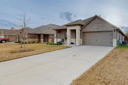 New construction Single-Family house 507 Unbridled Road, Waxahachie, TX 75165 - photo 0 0