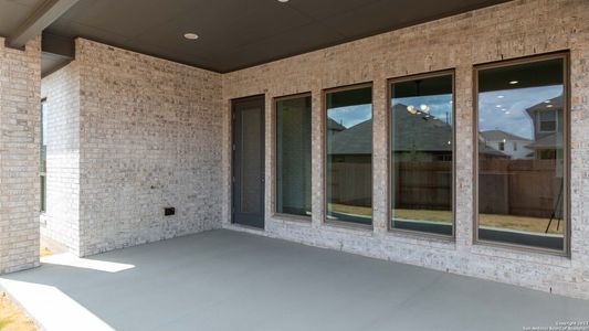New construction Single-Family house 175 King Haakon Bay Drive, Kyle, TX 78640 Design 2373H- photo 18 18