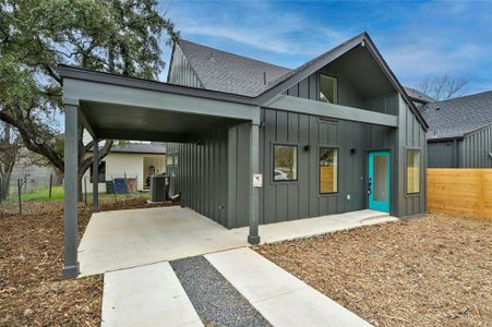 New construction Condo/Apt house 1211 Taulbee Ln, Unit 2, Austin, TX 78757 - photo 1
