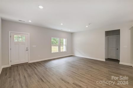 New construction Single-Family house 930 Westminster Drive, Statesville, NC 28677 - photo 4 4