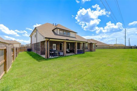 New construction Single-Family house 15107 Lakewood Avenue, Mont Belvieu, TX 77523 - photo 5 5