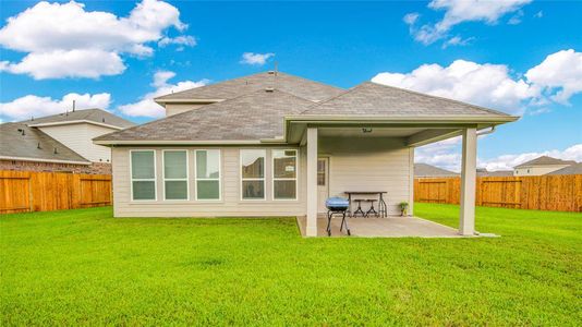 New construction Single-Family house 321 Bennett, Angleton, TX 77515 - photo 37 37