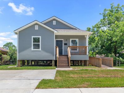 New construction Single-Family house 5919 Westover Street, Houston, TX 77033 - photo 0