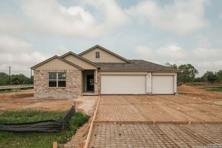 New construction Single-Family house 113 Cheyenne Dr, Floresville, TX 78114 Kingsley- photo 9 9