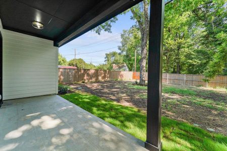 New construction Single-Family house 1112 E Woodin Boulevard, Dallas, TX 75216 - photo 30 30