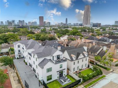 New construction Single-Family house 1207 Nantucket Drive, Houston, TX 77057 - photo 1 1