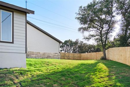 New construction Single-Family house 20612 Paseo De Vaca Dr, Lago Vista, TX 78645 - photo 36 36