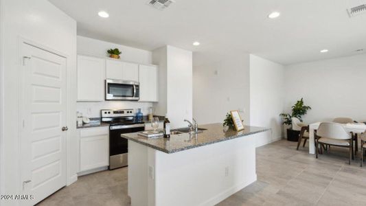 New construction Single-Family house 38205 W Amalfi Avenue, Maricopa, AZ 85138 - photo 8 8