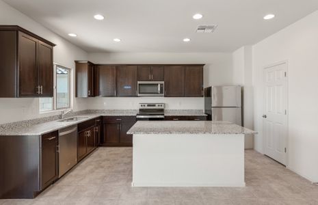 New construction Single-Family house 11238 W Chipman Rd, Tolleson, AZ 85353 Sunflower- photo 4 4