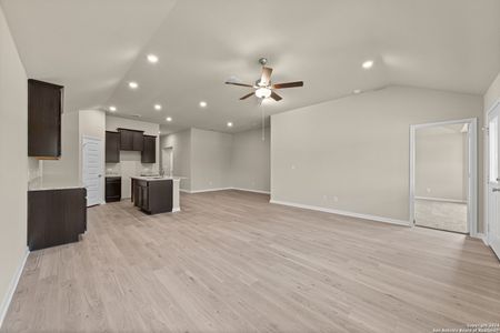 New construction Single-Family house 8434 Smithers Avenue, San Antonio, TX 78252 Freestone - 35' Smart Series- photo 13 13