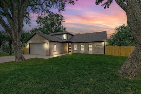 New construction Single-Family house 374 S Dallas Avenue, Van Alstyne, TX 75495 - photo 0