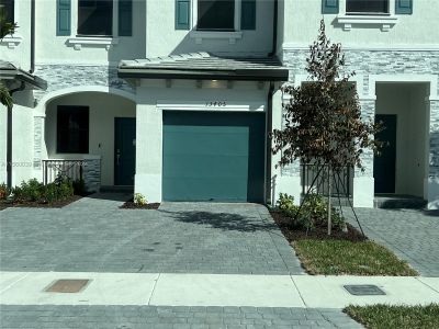 New construction Townhouse house 13405 Sw 287Th Terrace, Homestead, FL 33033 - photo 1 1