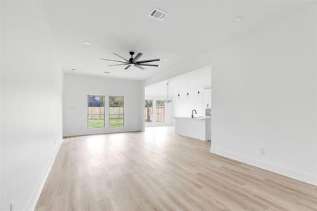 New construction Single-Family house 9226 Madera Road, Houston, TX 77078 - photo 10 10