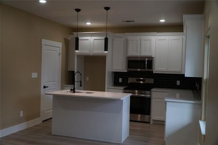 New construction Single-Family house 622 Martin Luther King Street, Denison, TX 75020 - photo 7 7