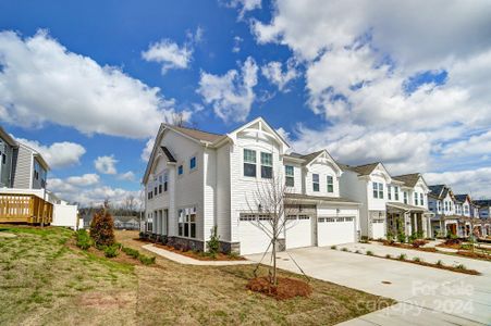 New construction Townhouse house 1660 Munstead Place, Indian Land, SC 29707 Clifton- photo 2 2