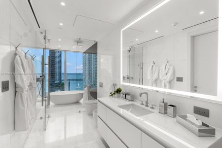 New construction Condo/Apt house 300 Biscayne Blvd Way, Unit 1101, Miami, FL 33131 - photo 7 7