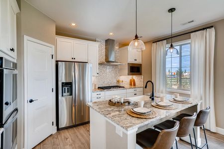 New construction Single-Family house 95 N Vandriver Place, Aurora, CO 80018 - photo 8 8