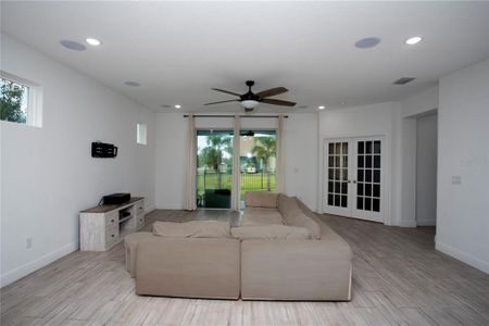 New construction Single-Family house 5602 Del Coronado Drive, Apollo Beach, FL 33572 - photo 18