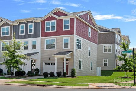 New construction Townhouse house 3137 Pirates Place, Charlotte, NC 28216 - photo 0