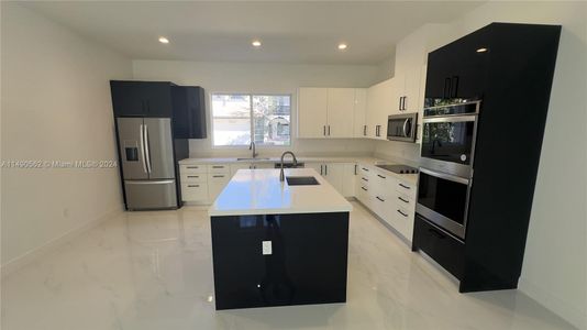 New construction Single-Family house 3562 Forest View Circle, Fort Lauderdale, FL 33312 - photo 35 35