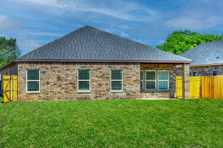 New construction Single-Family house 115 Dellis Street, Terrell, TX 75160 - photo 4 4