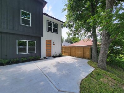 New construction Single-Family house 8807 Parkway Drive, Houston, TX 77088 - photo 1 1