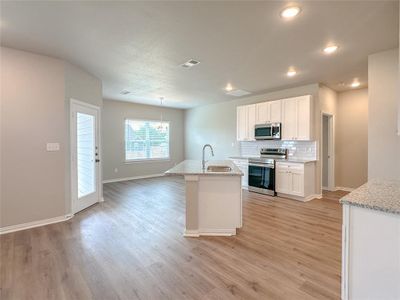 New construction Single-Family house 700 Porcupine Drive, Springtown, TX 76082 - photo 3 3