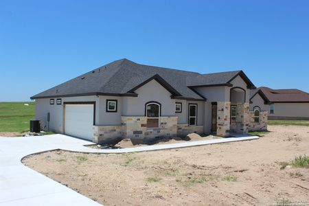 New construction Single-Family house 144 Summer Meadow Dr, La Vernia, TX 78121 - photo 0 0