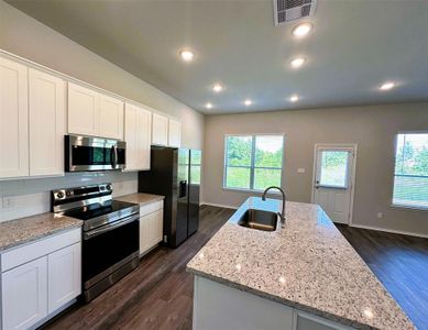 New construction Single-Family house 1485 Glen Oaks Drive, Conroe, TX 77385 - photo 4 4