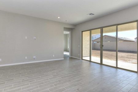New construction Single-Family house 11807 West Luxton Lane, Avondale, AZ 85323 - photo 12 12