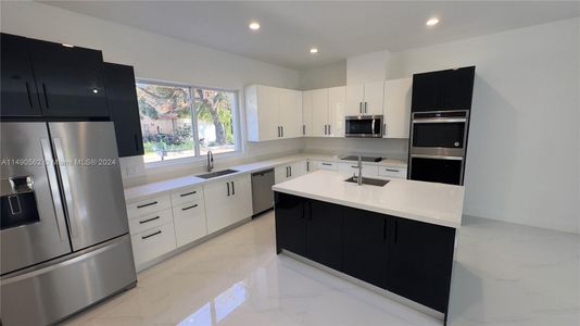 New construction Single-Family house 3562 Forest View Circle, Fort Lauderdale, FL 33312 - photo 38 38
