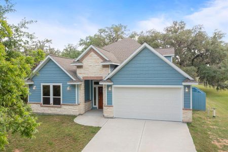 New construction Single-Family house 374 Cattle Drive Trail, Angleton, TX 77515 - photo 0 0