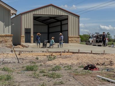 New construction Single-Family house 102 Wild Persimmon Trail, Marion, TX 78124 - photo 3 3