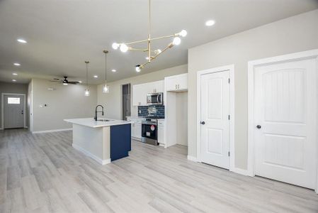 New construction Single-Family house 100 S 12 Th Street, West Columbia, TX 77486 - photo 10 10