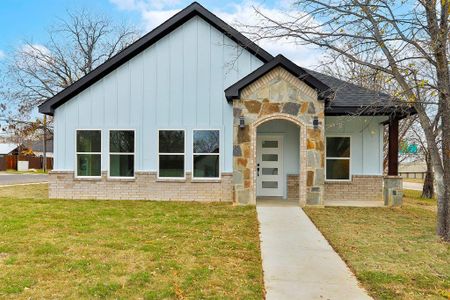 New construction Single-Family house 801 E Powell Avenue, Fort Worth, TX 76104 - photo 0