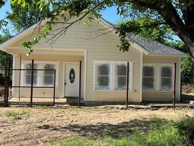 New construction Single-Family house 1612 E Leuda Street, Fort Worth, TX 76104 - photo 0 0
